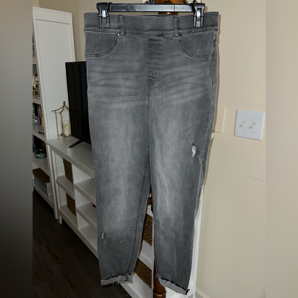 SOLD - Spanx Pull On Distressed Ankle Skinny Jeans - Picture 4 of 12